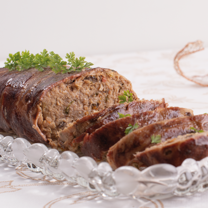 Bolo de Carne Festivo com Muçarela, tomate seco envolto com bacon 1,1 Kg - Berna Moema Shop